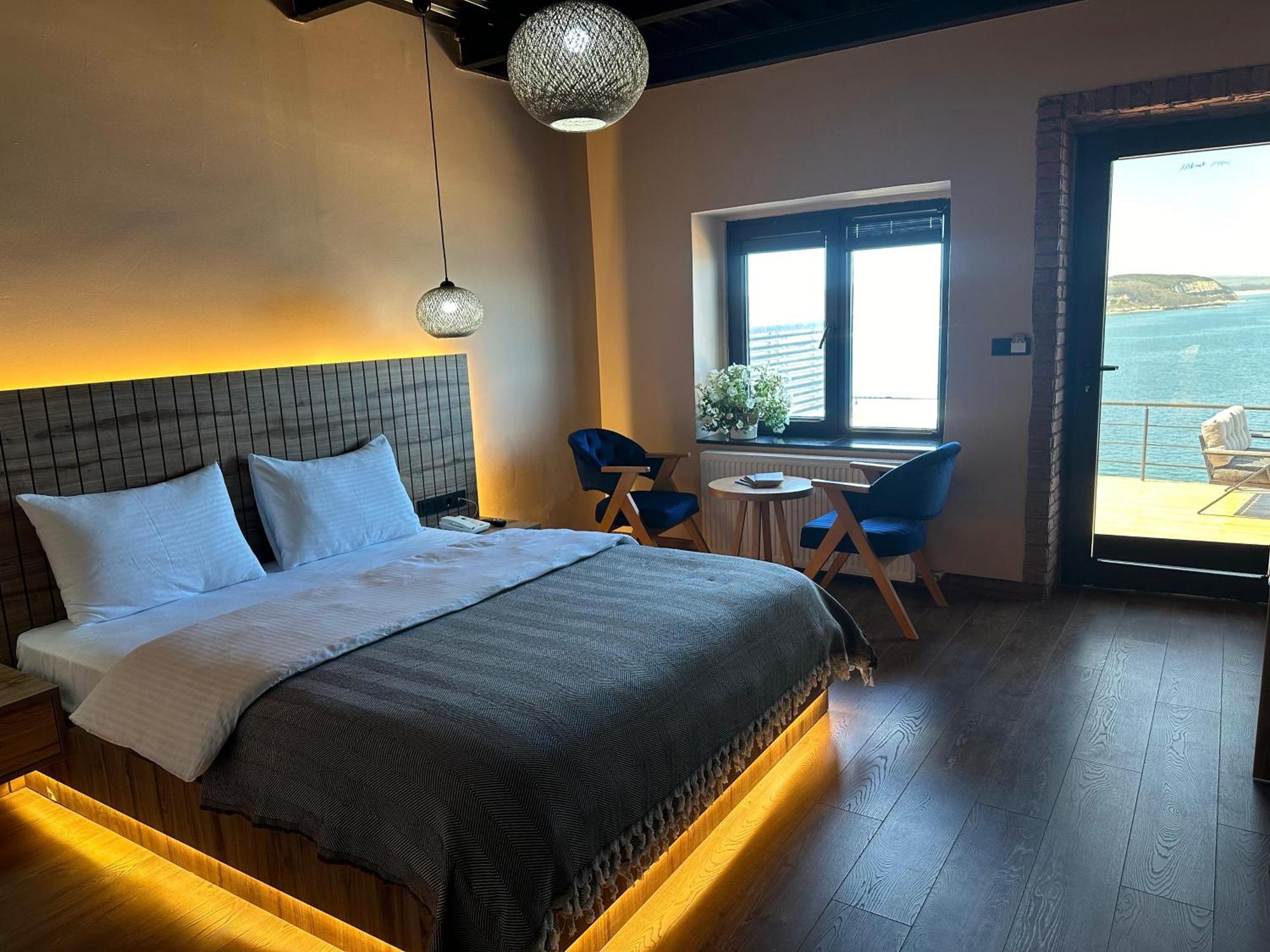 Marina Fener Istanbul Airport Homestay
